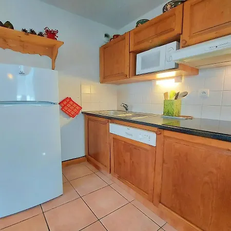 T3 Avec Piscine, Terrasse Et Parking A Samoens, Proche Centre Et Ski-bus - Fr-1-624-63 *