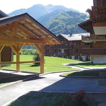 T3 Avec Piscine, Terrasse Et Parking A Samoens, Proche Centre Et Ski-bus - Fr-1-624-63
