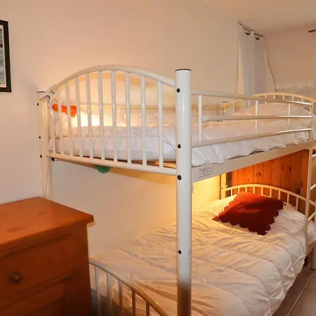 T3 Avec Piscine, Terrasse Et Parking A Samoens, Proche Centre Et Ski-bus - Fr-1-624-63 *