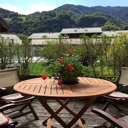 Daire T3 Avec Piscine, Terrasse Et Parking A Samoens, Proche Centre Et Ski-bus - Fr-1-624-63 *